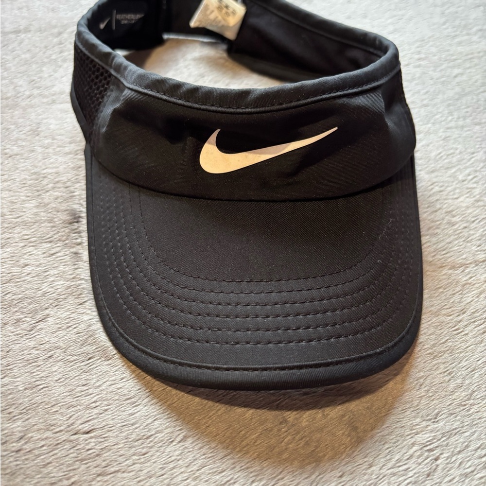 Nike Black Women's Athletic Visor with White Swoosh